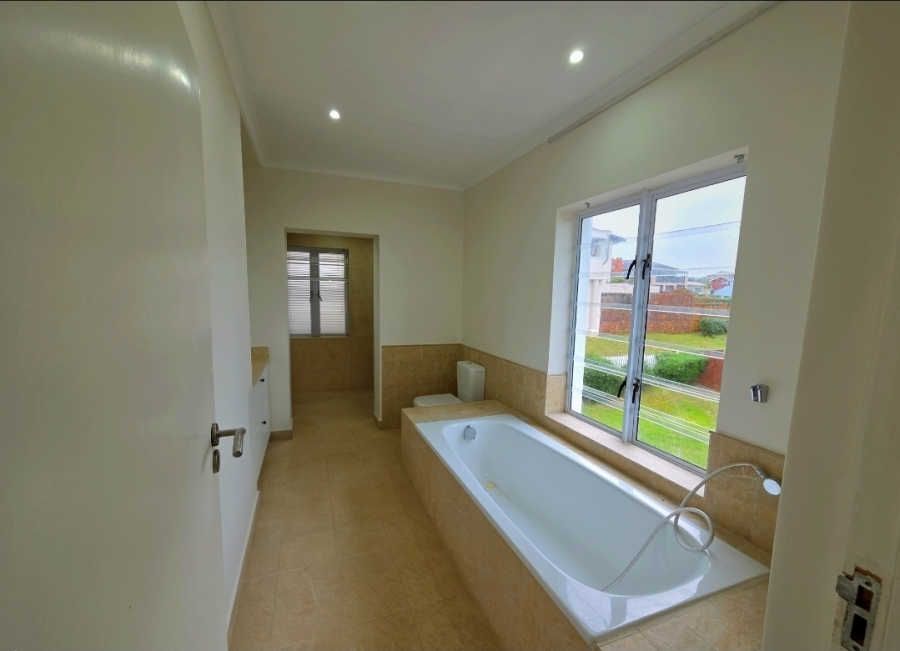 5 Bedroom Property for Sale in Oyster Bay Eastern Cape